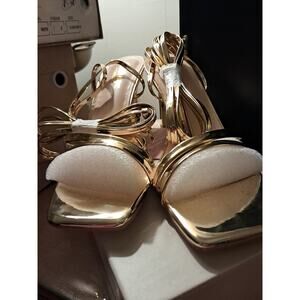 Ribongz Gold Heels Size 7 With Leg Laces